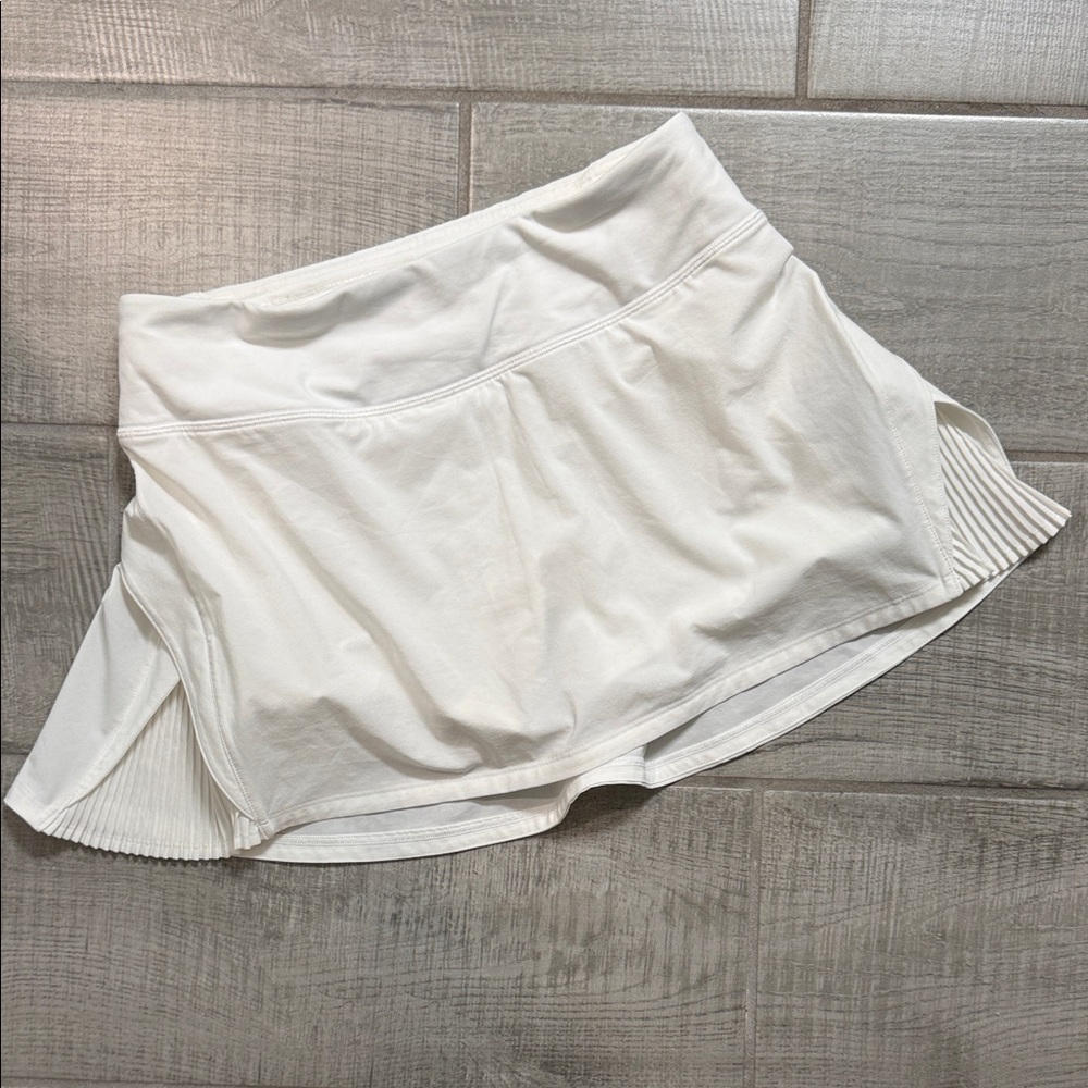 Lululemon Play Off The Pleats White Skirt size 4